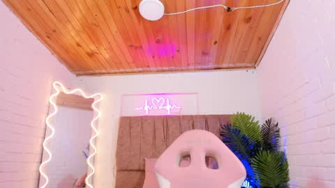 Snapshot of penelope_tay chatting on 5, 1, 2025 penelope online show from 5, 1, 2025