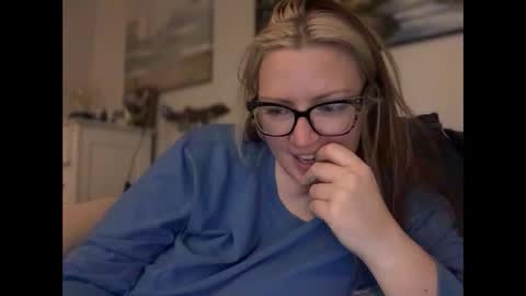 Snapshot of perfectnips742 chatting on 6, 11, 2025 Nelly online show from 6, 11, 2025