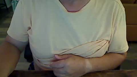 Snapshot of perfecto1957 chatting on 15, 12, 2025 perfecto1957 online show from 15, 12, 2025