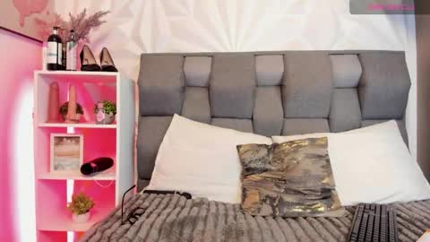 Snapshot of perlaa_moon_ chatting on 11, 5, 2026 PERLA online show from 11, 5, 2026