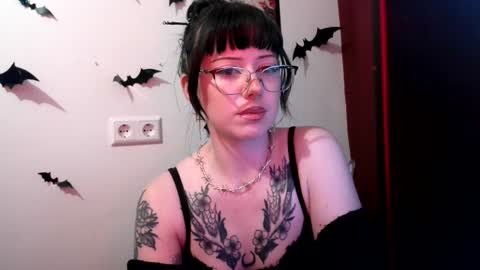 Snapshot of persephones_garden chatting on 15, 6, 2026 Persephone online show from 15, 6, 2026