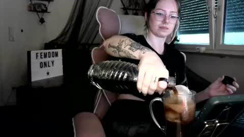 Snapshot of persephones_garden chatting on 16, 7, 2026 Persephone online show from 16, 7, 2026