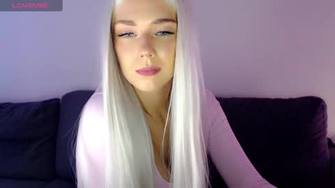 Snapshot of pervyblonde chatting on 18, 12, 2024 Isabella online show from 18, 12, 2024
