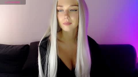 Snapshot of pervyblonde chatting on 8, 3, 2025 Isabella online show from 8, 3, 2025