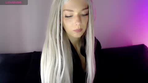 Snapshot of pervyblonde chatting on 27, 9, 2025 Isabella online show from 27, 9, 2025