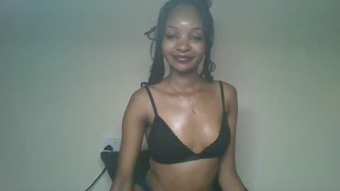 Snapshot of petal_palette chatting on 13, 6, 2026 Lolly online show from 13, 6, 2026