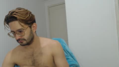 Snapshot of peter_x_annaud chatting on 29, 9, 2025 FELIPE online show from 29, 9, 2025