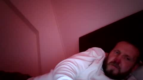 Snapshot of peterpeters443 chatting on 17, 4, 2026 jelle online show from 17, 4, 2026