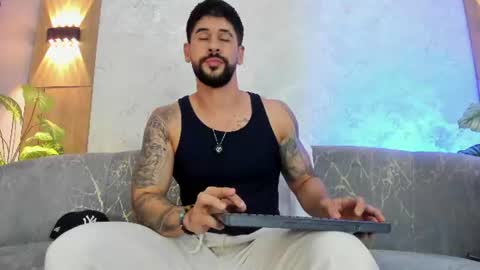 Snapshot of petesevans_1 chatting on 7, 7, 2026 PETES EVANS new account online show from 7, 7, 2026