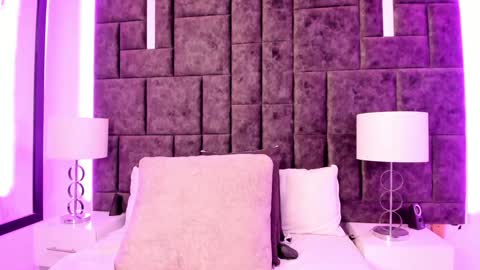 Im Rosse but u can call me Rossie or Rosita . online show from 5, 2, 2025