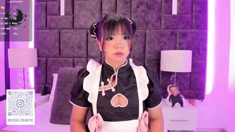 Im Rosse but u can call me Rossie or Rosita . online show from 6, 3, 2025