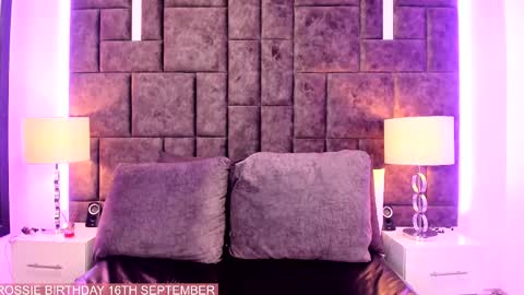 Im Rosse but u can call me Rossie or Rosita . online show from 16, 9, 2025