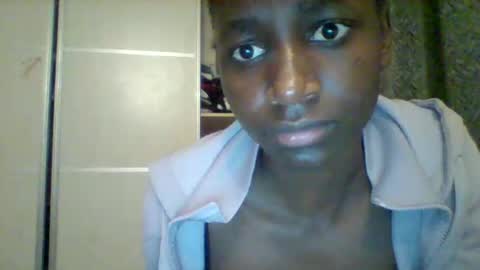 Snapshot of petite_ariana chatting on 16, 5, 2026 ariana online show from 16, 5, 2026