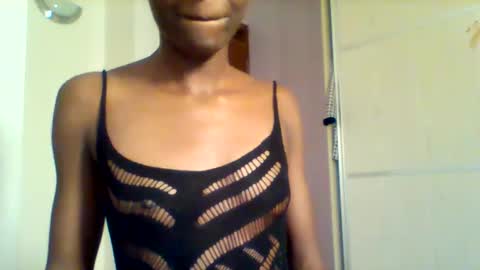 Snapshot of petite_ariana chatting on 2, 6, 2026 ariana online show from 2, 6, 2026