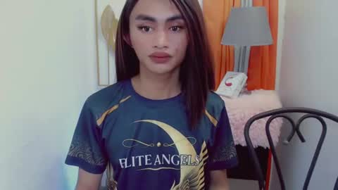 Snapshot of petite_barbie88 chatting on 17, 6, 2026 petite_barbie88 online show from 17, 6, 2026