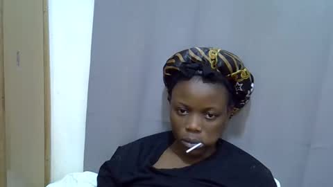 petite_melan online show from 2, 10, 2025