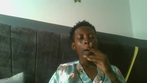 Snapshot of petite_queen69 chatting on 25, 5, 2026 petite_queen69 online show from 25, 5, 2026