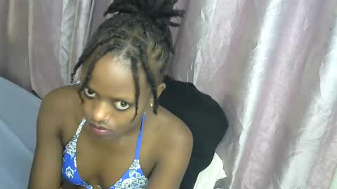 petite_star2 online show from 19, 11, 2025