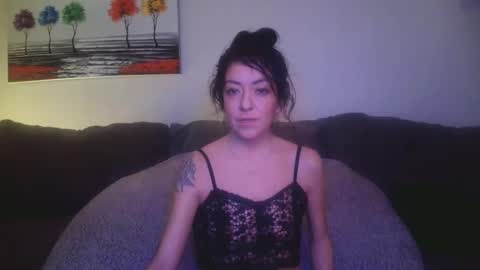 petite treat  online show from 28, 1, 2025
