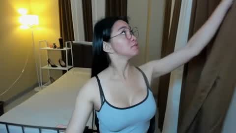 Snapshot of petiteasianmarian chatting on 26, 4, 2026 bigcock Marian online show from 26, 4, 2026