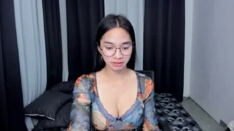 Snapshot of petiteasianmarian chatting on 13, 6, 2026 bigcock Marian online show from 13, 6, 2026