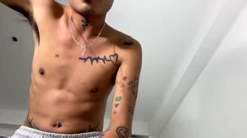 Snapshot of petiteasianx chatting on 17, 12, 2024 Vrin online show from 17, 12, 2024