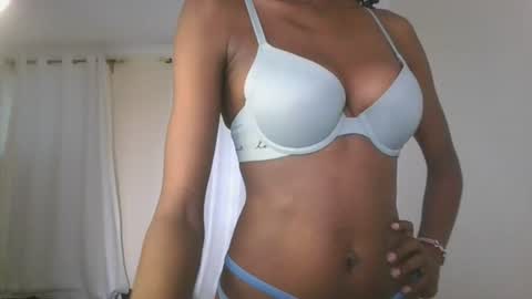 Snapshot of petiteblackjuicy chatting on 21, 7, 2026 Amara online show from 21, 7, 2026