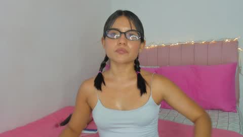 Snapshot of petitedanna chatting on 22, 12, 2024 Danna online show from 22, 12, 2024