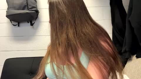 Snapshot of petitegirluvsdick chatting on 15, 2, 2026 Bella online show from 15, 2, 2026