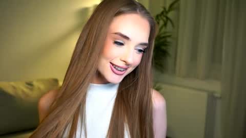 Snapshot of petitegonwiild chatting on 19, 5, 2026 Petitegonwiild online show from 19, 5, 2026