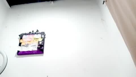 Snapshot of petiteivoryqueen chatting on 31, 10, 2025 danna online show from 31, 10, 2025