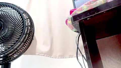 Snapshot of petiteivoryqueen chatting on 3, 11, 2025 danna online show from 3, 11, 2025