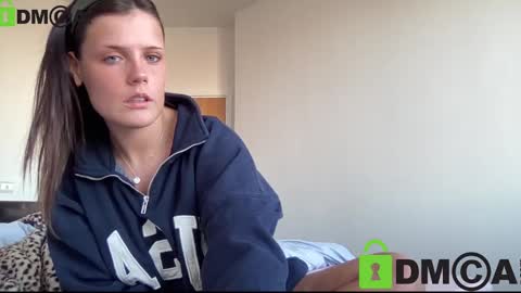 Snapshot of petiteminxlara chatting on 5, 3, 2025 lara online show from 5, 3, 2025