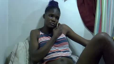 Snapshot of petiteslim2 chatting on 28, 4, 2026 petiteslim2 online show from 28, 4, 2026