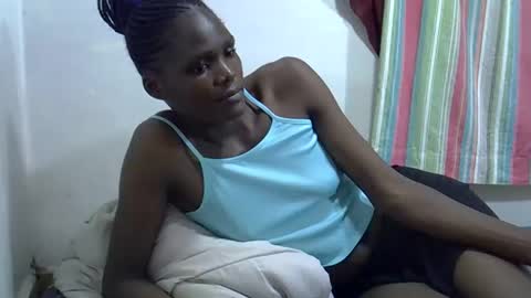 Snapshot of petiteslim2 chatting on 1, 5, 2026 petiteslim2 online show from 1, 5, 2026