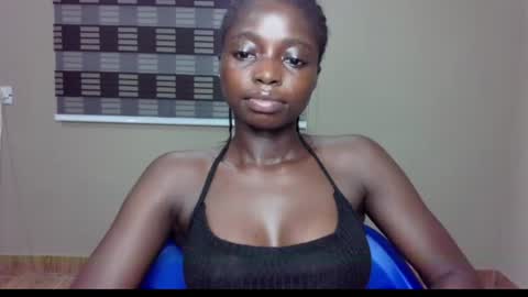 petitexxebony online show from 11, 6, 2026