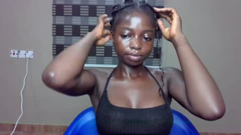 petitexxebony online show from 25, 6, 2026