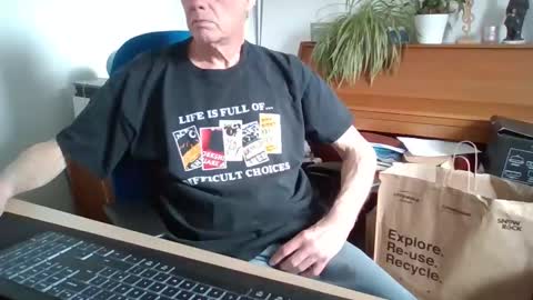 petitwilly online show from 11, 4, 2026