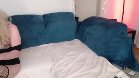 Peaches online show from 18, 4, 2026