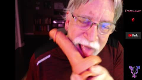 Snapshot of pghk2000 chatting on 26, 2, 2025 George online show from 26, 2, 2025