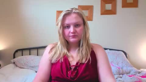Snapshot of phatassblond chatting on 24, 2, 2026 PhatAssBlond online show from 24, 2, 2026