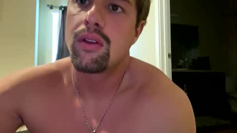 Snapshot of phatasswhiteboyyyy chatting on 8, 4, 2026 phatasswhiteboyyyy online show from 8, 4, 2026