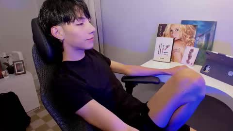 Phil.   INDEPENDENT MODEL online show from 22, 3, 2026