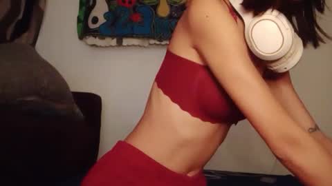 Online at weekends Friday to Sunday online show from 14, 9, 2025