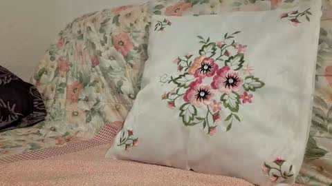 Snapshot of philos1979 chatting on 20, 10, 2025 philos1979 online show from 20, 10, 2025