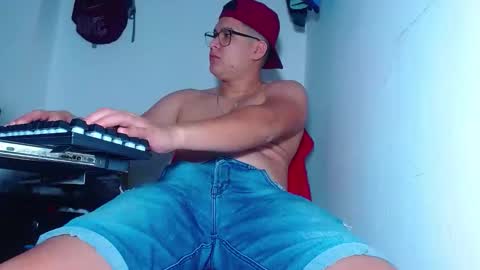 AdnierGnz online show from 4, 12, 2025