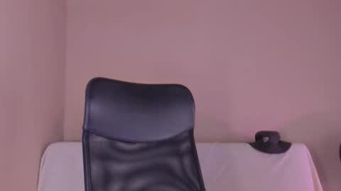 Snapshot of phoenixx_x chatting on 26, 3, 2026 phoenixx_x online show from 26, 3, 2026