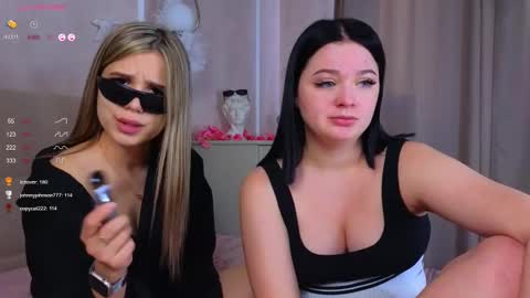 Snapshot of phyllisheart chatting on 22, 2, 2025 Lora black and Lili blonde welcome you here online show from 22, 2, 2025