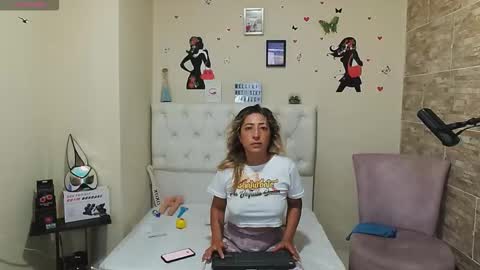Snapshot of piaboquitasuave chatting on 11, 3, 2026 PIA BOQUITA SUAVE online show from 11, 3, 2026