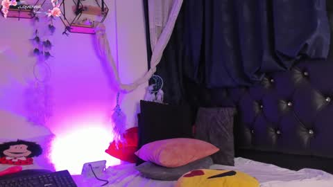  PIA FISHER  online show from 4, 2, 2025